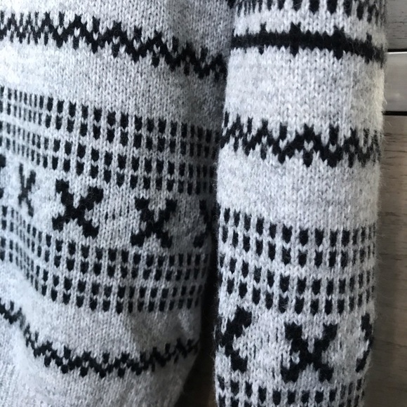 H&M Divided Wool Blend Sweater - Picture 6 of 13